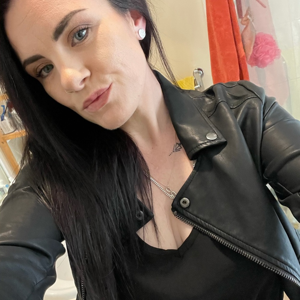 Meet your Posher, Victoria